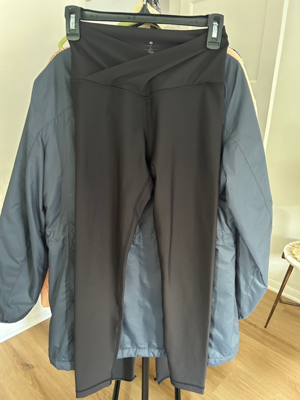 Thrive Societe Leggings. Size Small. 28” inseam.